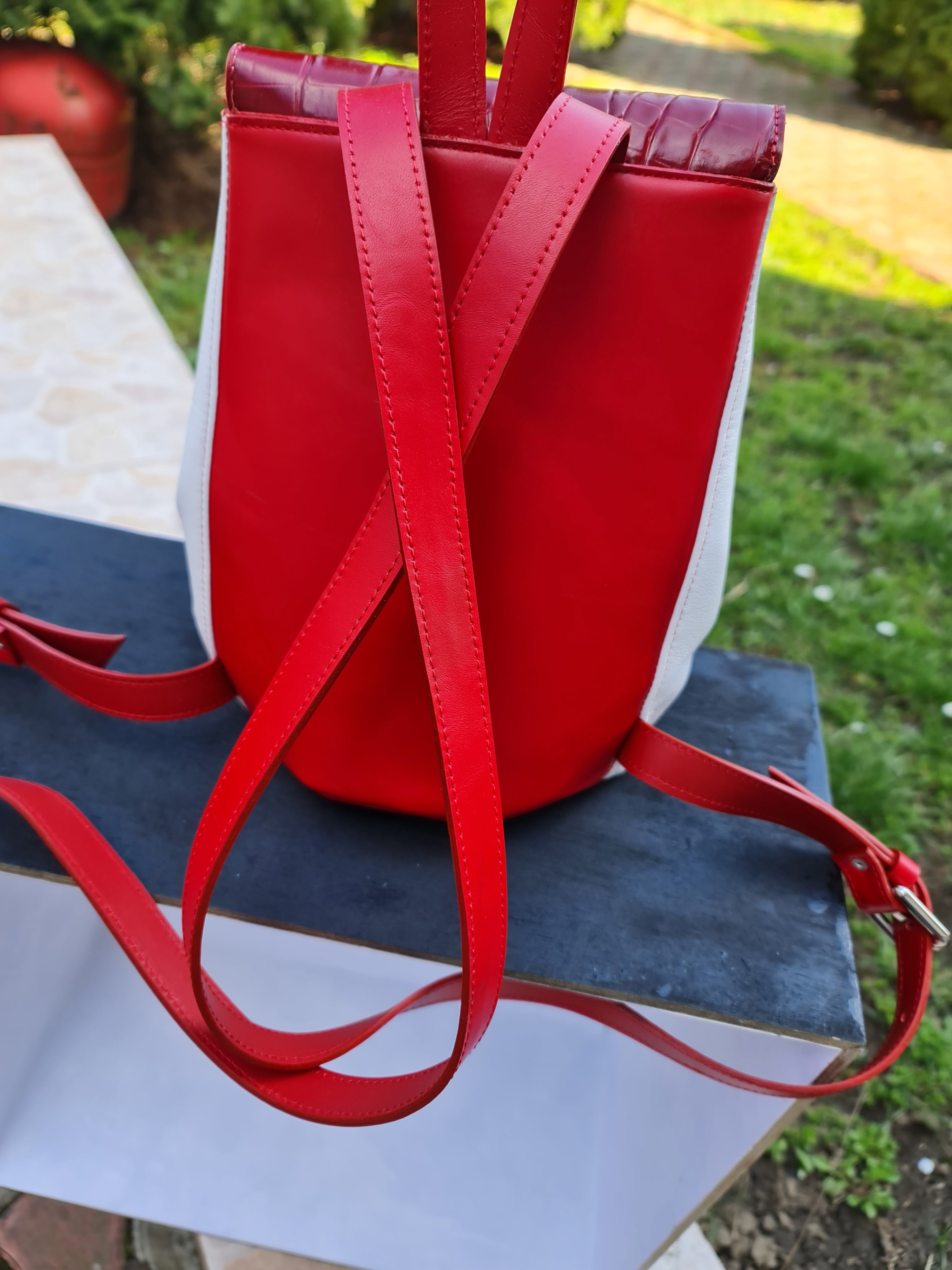 Rucsac alb-rosu 05