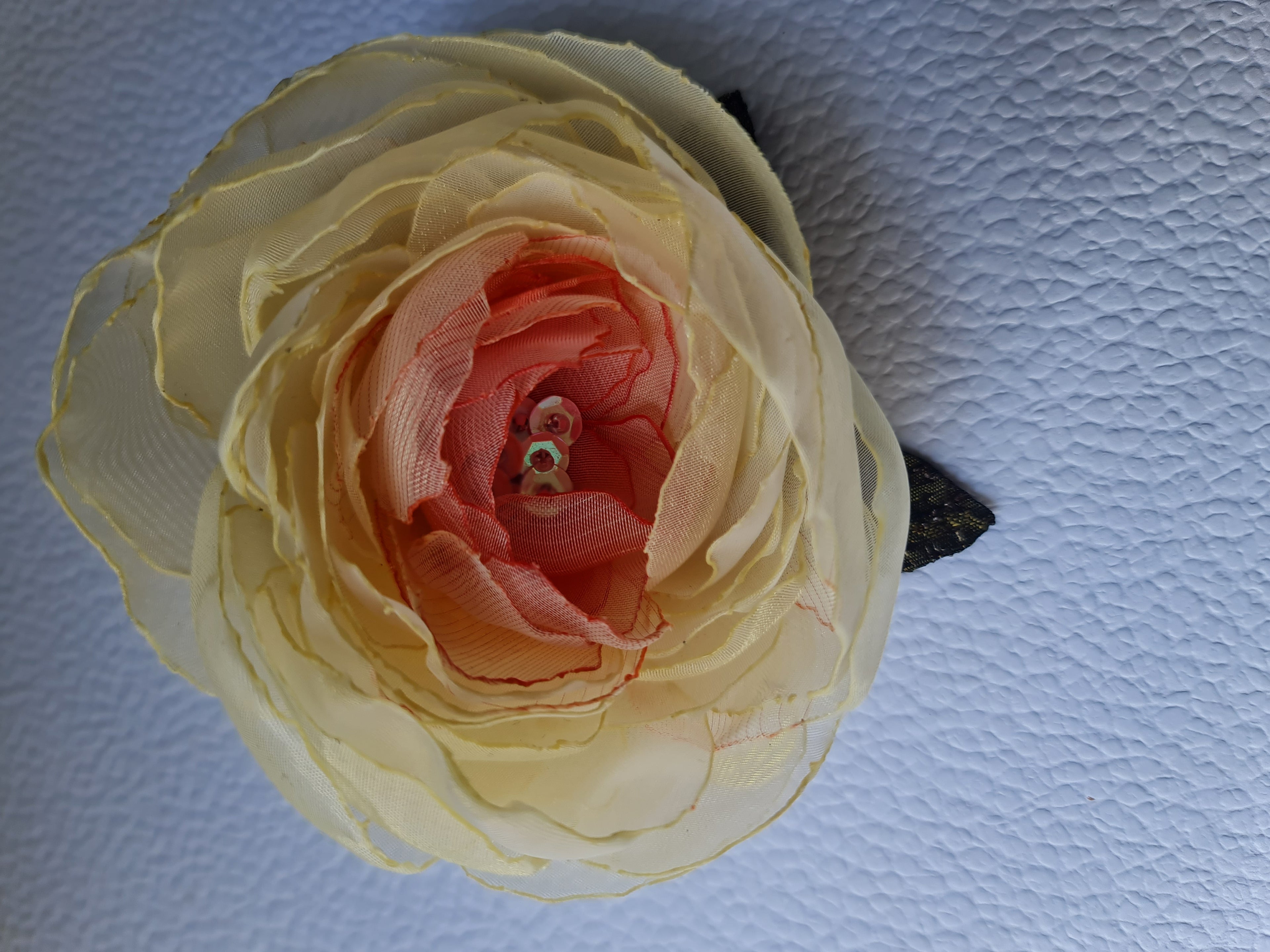 Trandafir galben din organza