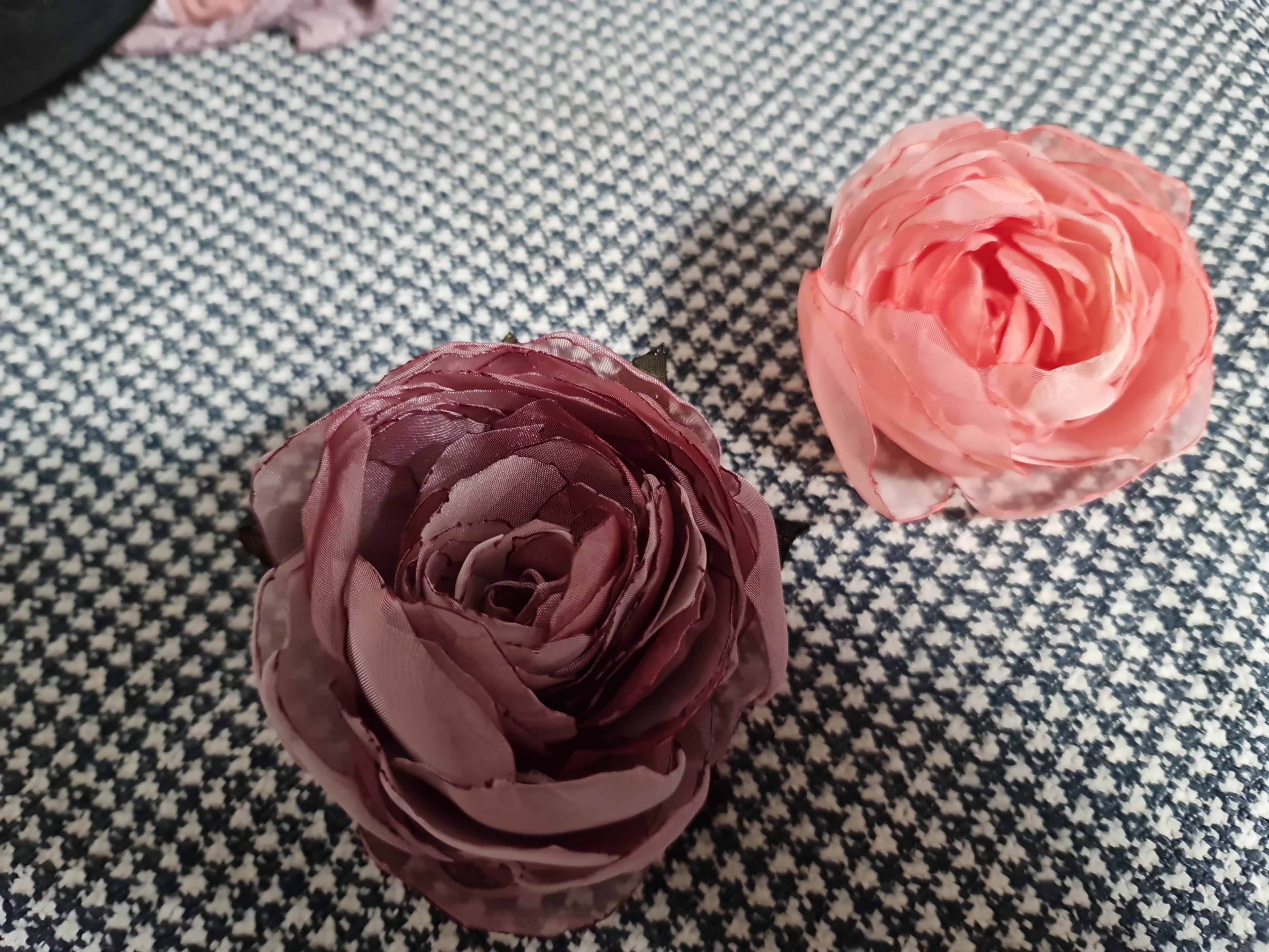 Trandafir galben din organza