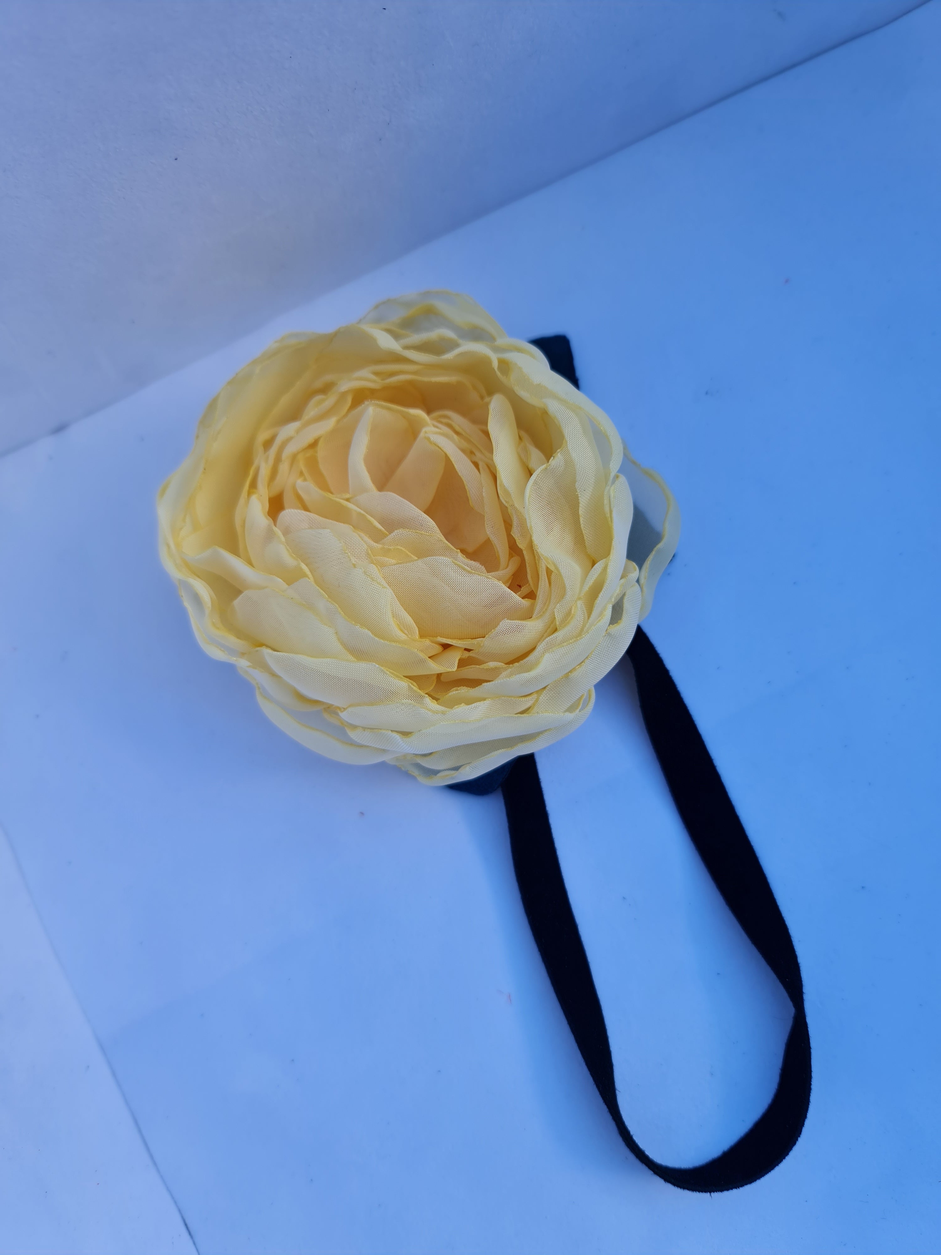 Trandafir galben din organza