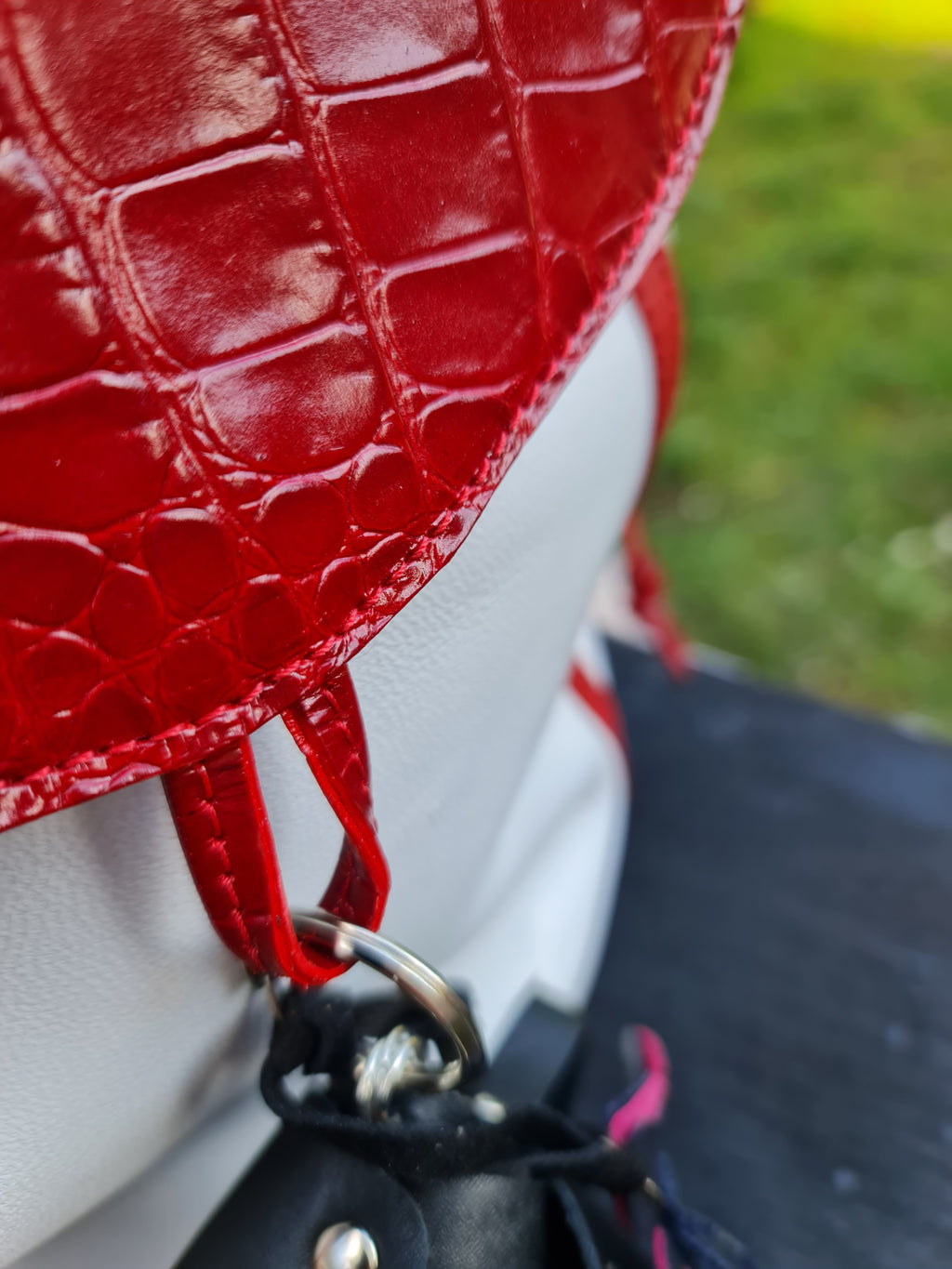 Rucsac alb-rosu 05